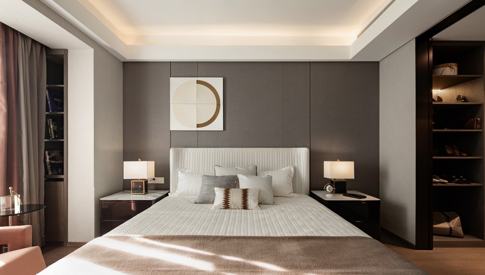 现代轻奢风格室内设计家装案例-卧室 现代轻奢风格室内设计家装案例-卧室